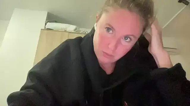 Ameli8 from StripChat is Freechat