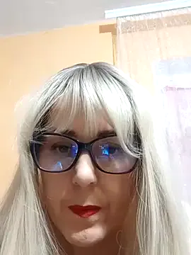 Amelialove42 from StripChat is Freechat