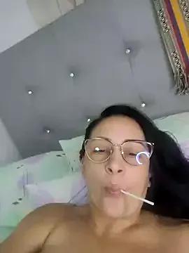 Ameliarizo from StripChat is Freechat