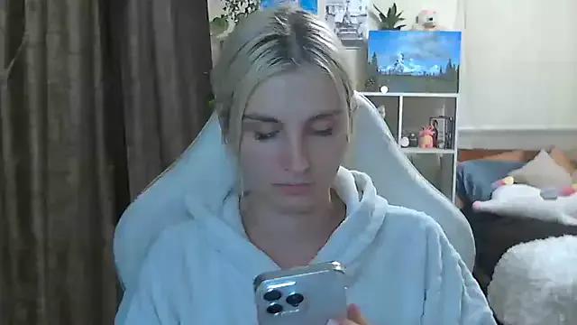 AmieXNice from StripChat is Freechat