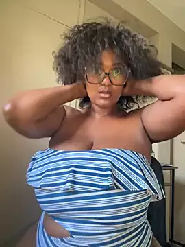 Amina007 from StripChat is Freechat