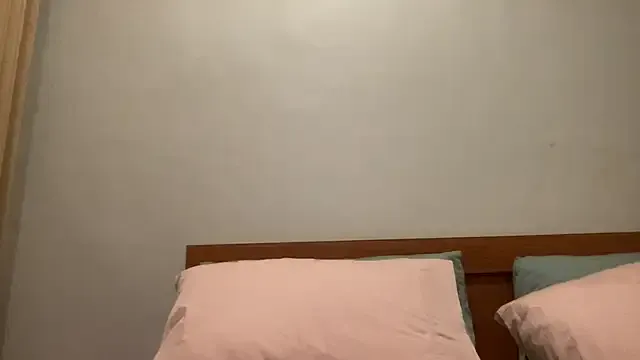 AmiraBlaze from StripChat is Freechat