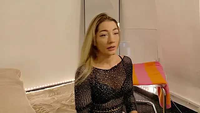 Ammelia_ from StripChat is Freechat