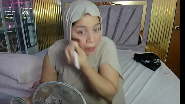 Amyra_Rasi from StripChat is Freechat