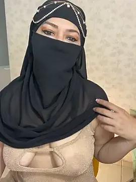 Amyraa_ from StripChat is Freechat