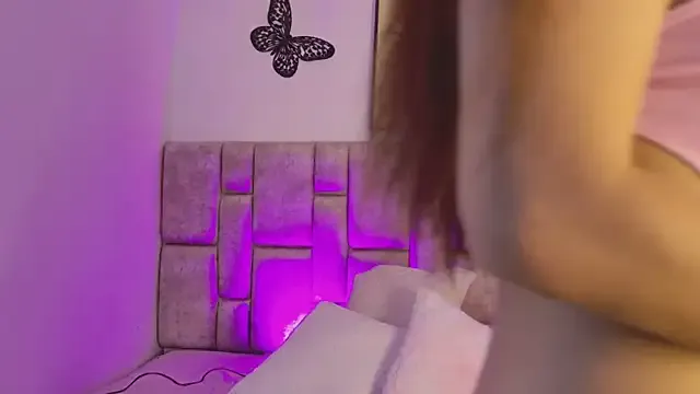 AmyVega_ from StripChat is Freechat