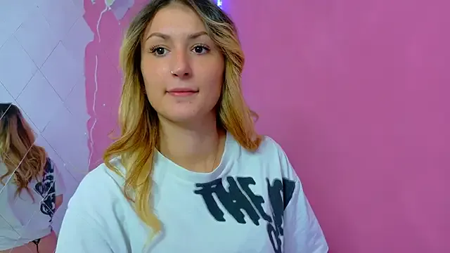 Anaayss_ on StripChat 