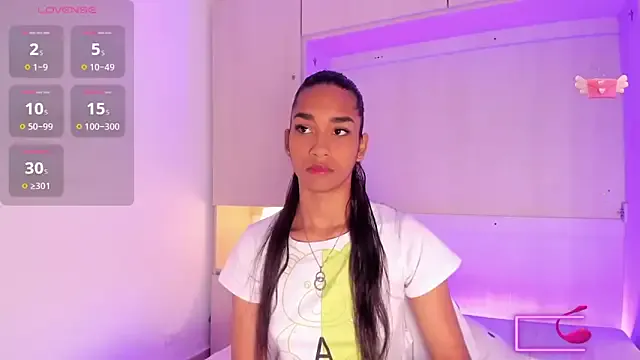 AnahiCollins from StripChat is Freechat