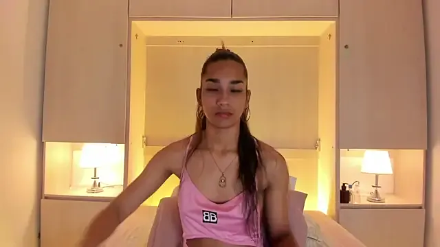 AnahiCollins from StripChat is Freechat