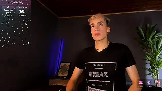 Angel_Snowhotxxx from StripChat is Freechat