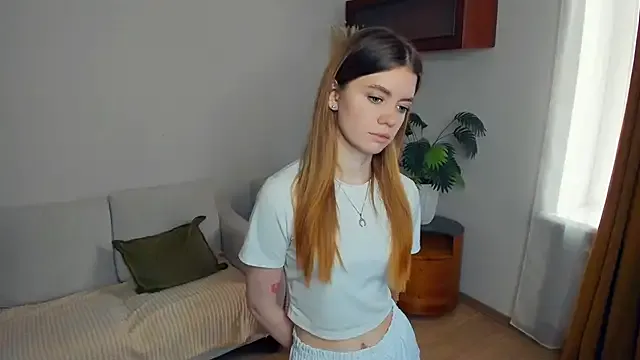 AngelesBenitz from StripChat is Freechat