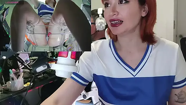 Girls: try live performances with matured performers, from dancing to quirks, in a variety of beautiful sex cams.