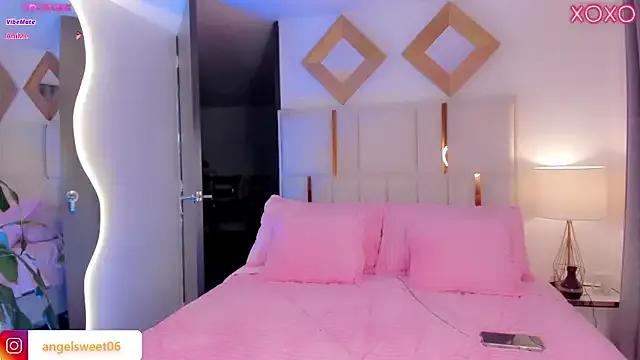 Girls: try live performances with matured performers, from dancing to quirks, in a variety of beautiful sex cams.