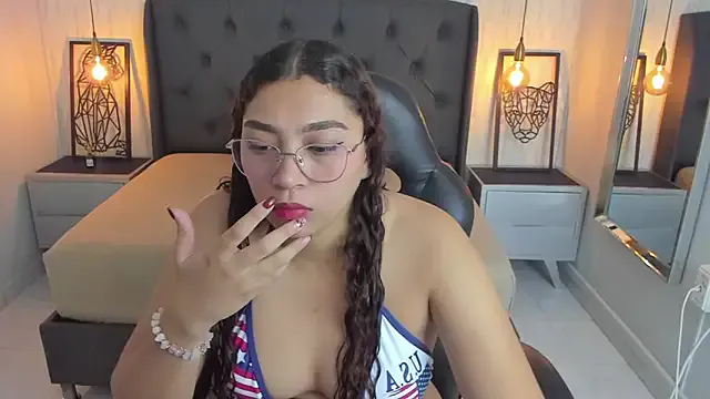 angelinemore from StripChat is Freechat