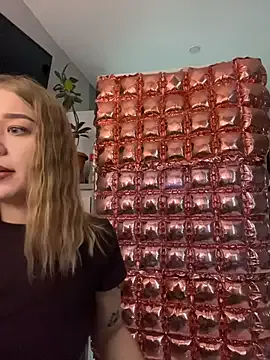 AngellnSilk from StripChat is Freechat