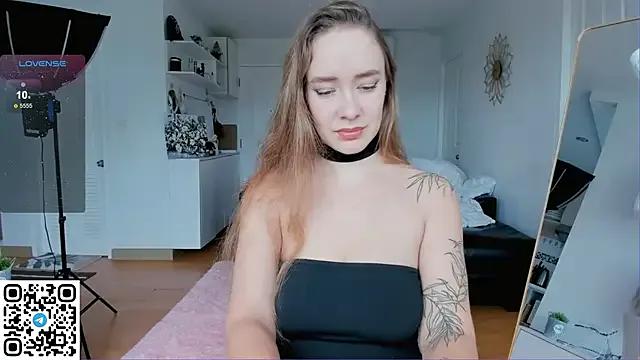 AngelPaull from StripChat is Freechat