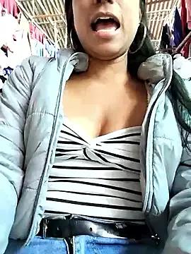 AnggelicaSwan21 from StripChat is Freechat