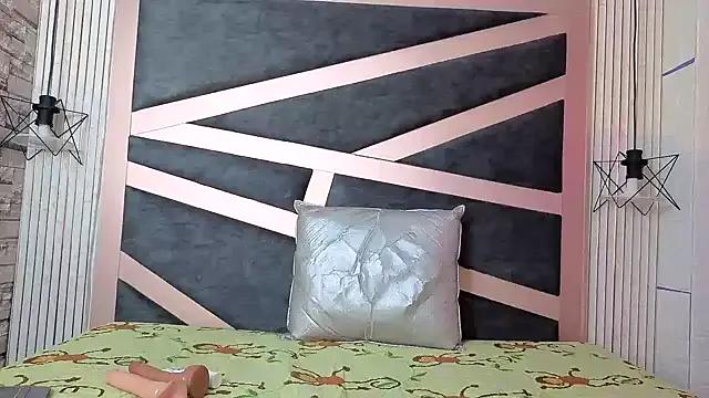 angie_moon_ from StripChat is Freechat