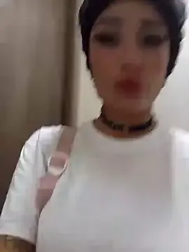 Anie_Milan from StripChat is Freechat