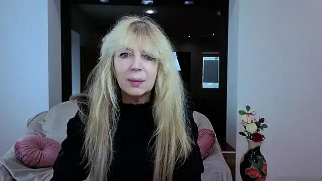 Anna_Diax from StripChat is Freechat