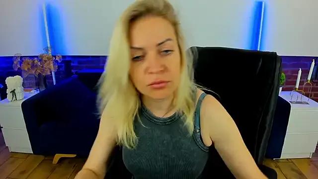 Anna_Snows from StripChat is Freechat