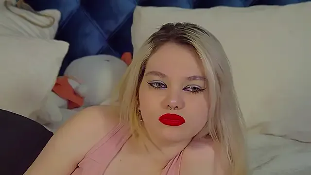 AnnaDelon from StripChat is Freechat