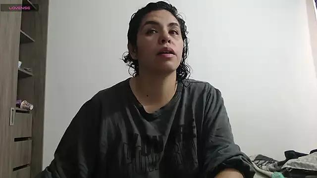 Anne_purple from StripChat