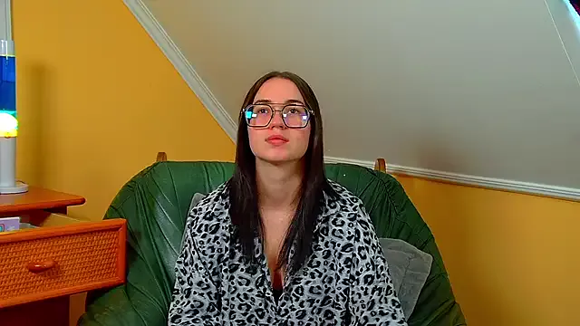 AnneAvery from StripChat is Freechat