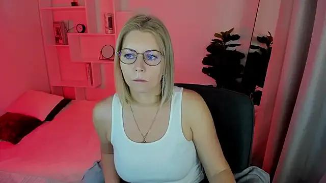 Annie_Light from StripChat is Freechat