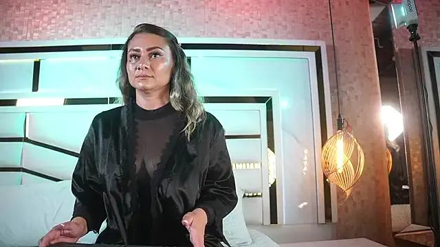 Girls: try live performances with matured performers, from dancing to quirks, in a variety of beautiful sex cams.
