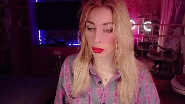 AnnieGOld_ from StripChat is Freechat