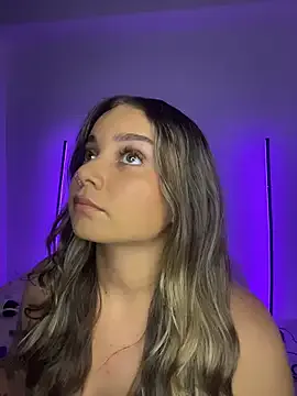 AnnyLopezzz_ from StripChat is Freechat