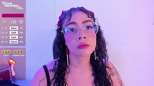 antonelllepiercee from StripChat is Freechat