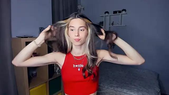 AntonettaTarring from StripChat is Freechat