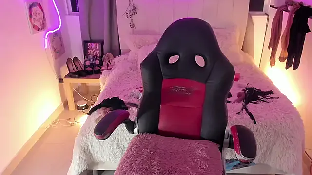 Girls: try live performances with matured performers, from dancing to quirks, in a variety of beautiful sex cams.