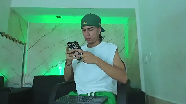 Girls: try live performances with matured performers, from dancing to quirks, in a variety of beautiful sex cams.