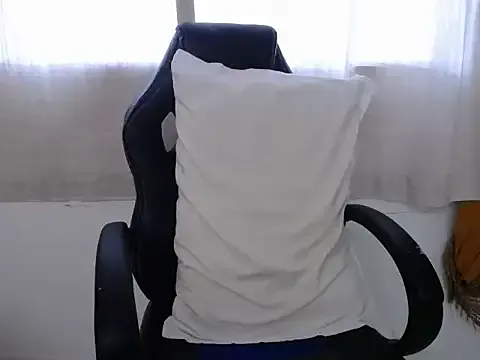 Apollo_21 from StripChat is Freechat