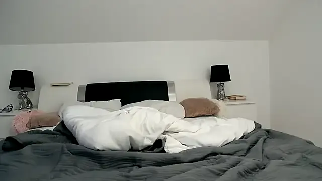 ArabianMalikah from StripChat is Freechat