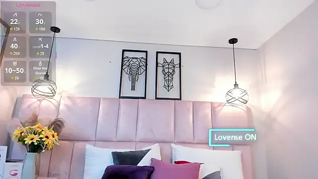 Ari_lynn_ from StripChat is Freechat