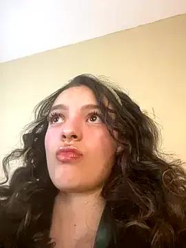 AriaHeavenss from StripChat is Freechat
