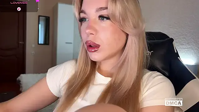 ariashaa on StripChat 