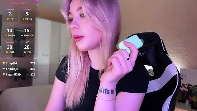 ariashaa from StripChat is Freechat