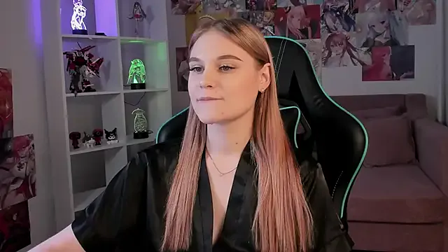 AriaWell from StripChat is Freechat