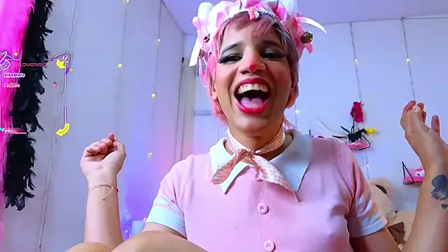 Girls: try live performances with matured performers, from dancing to quirks, in a variety of beautiful sex cams.