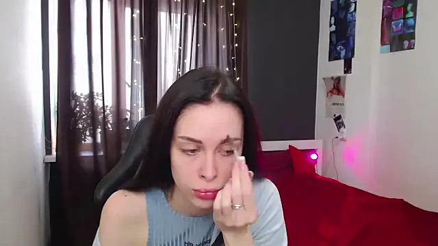 ariel_is_on_vacation from StripChat is Freechat