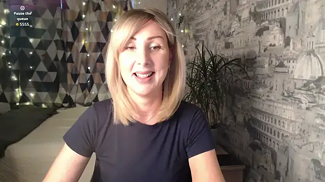 Ariel_the_mermaid from StripChat is Freechat