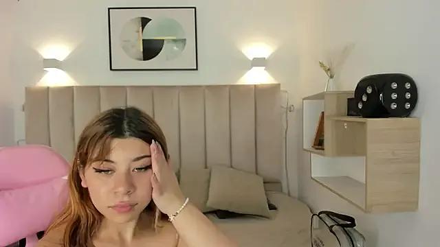 Ariel_Wattson from StripChat is Freechat