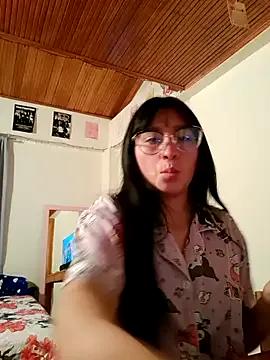 Arielle_lov from StripChat is Freechat