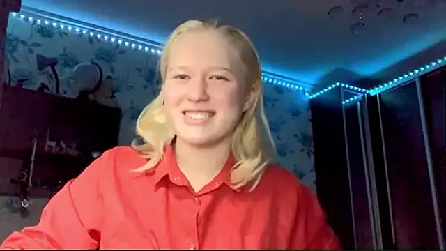 ArissuCuteey from StripChat is Freechat