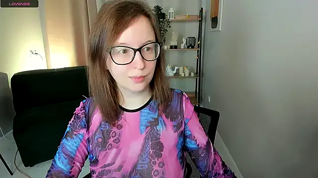 arizzzona from StripChat is Freechat